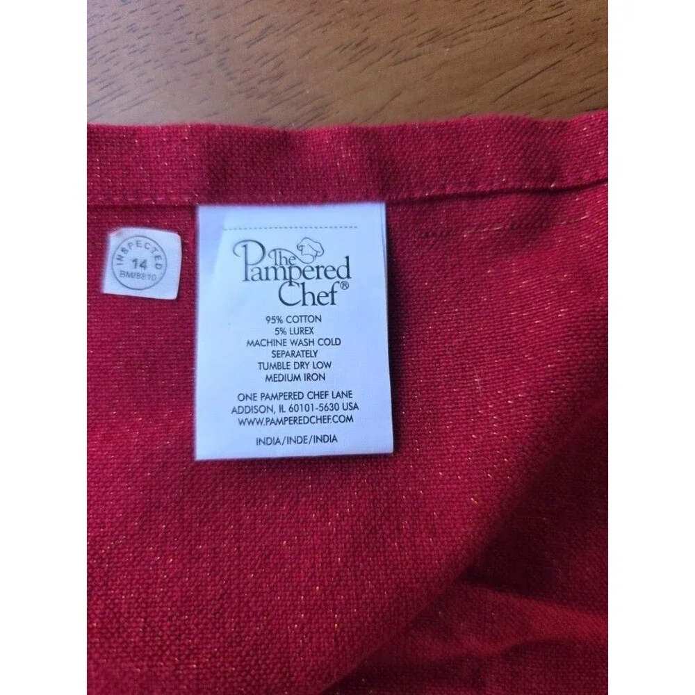 Pampered Chef 18x18 Red Glitter Napkins - 2 New Sealed, 5 Pre-Owned Lot of 7